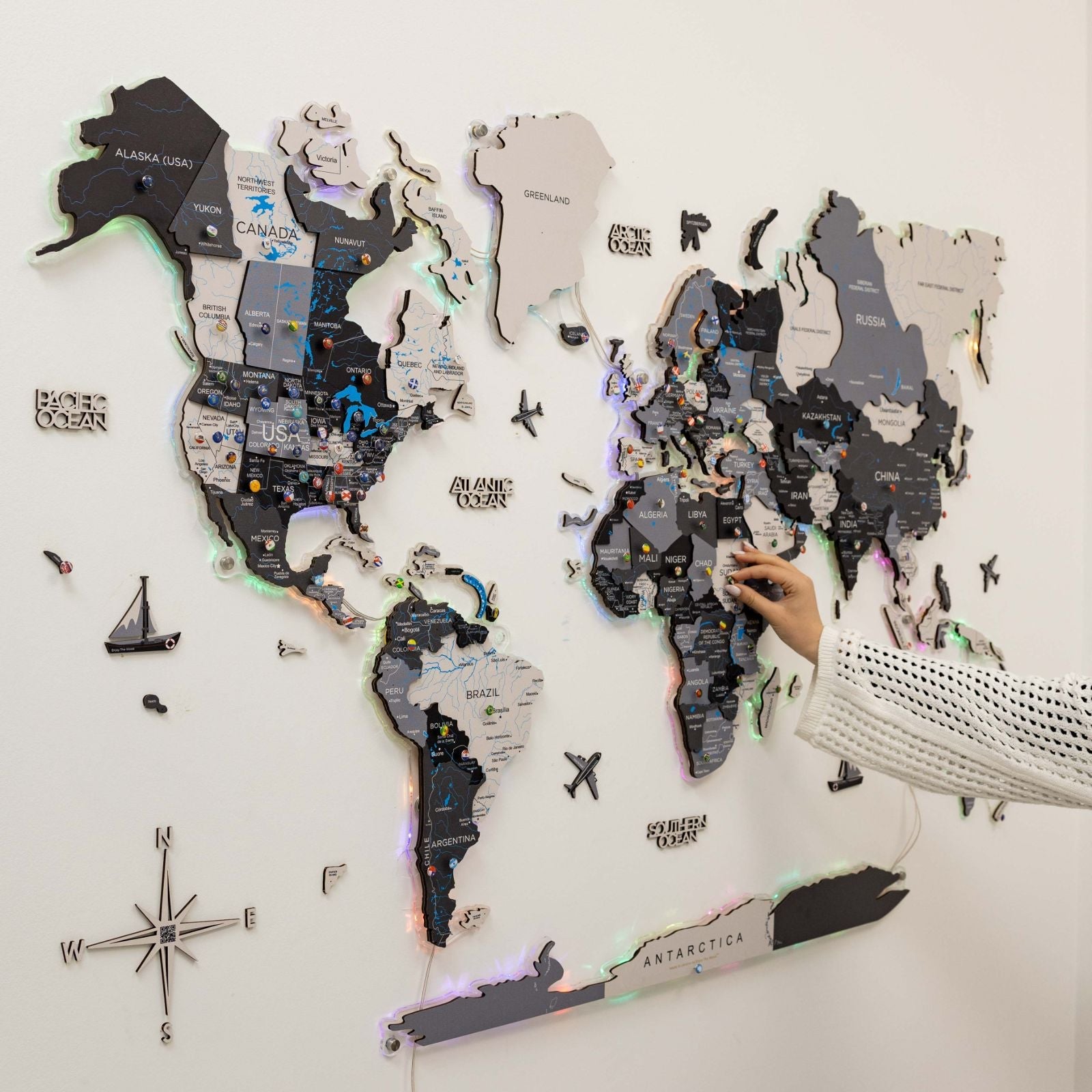 3D LUMINOUS LED Wooden World Map 2.0 Nordik