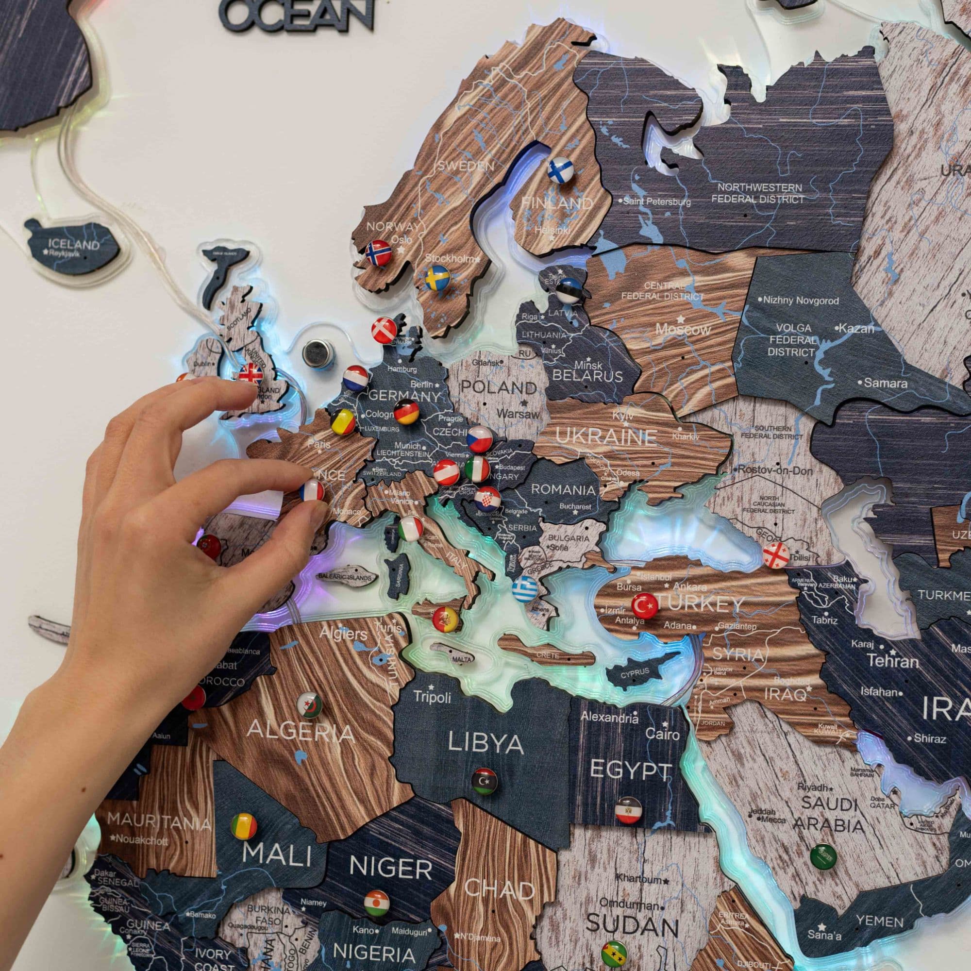 3D LUMINOUS LED Wooden World Map 2.0 Mystery