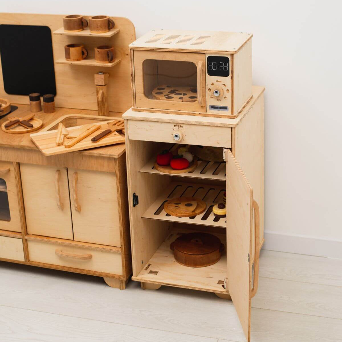 Play Fridge
