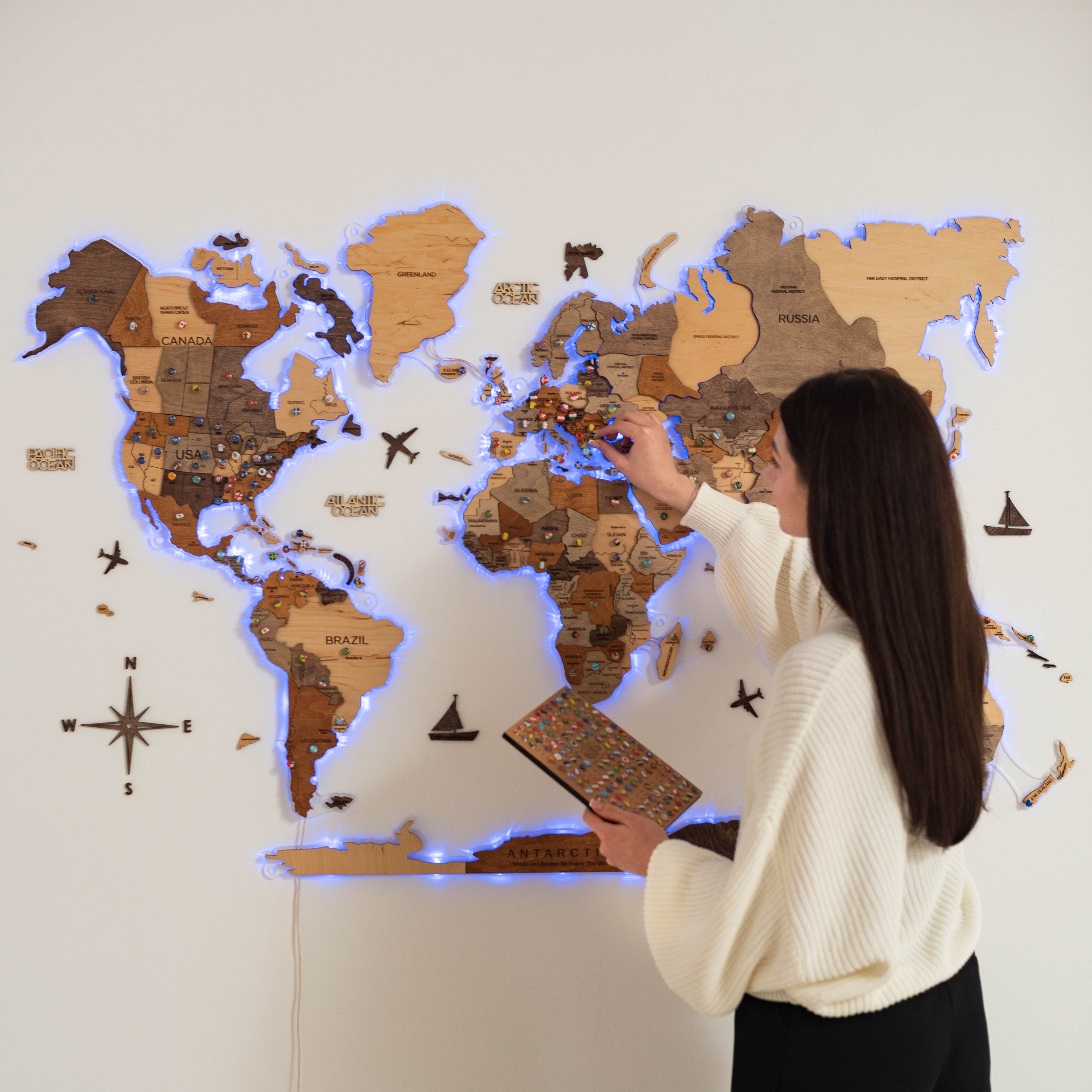 3D LED Wooden World Map 2.0 (with acrylic background)